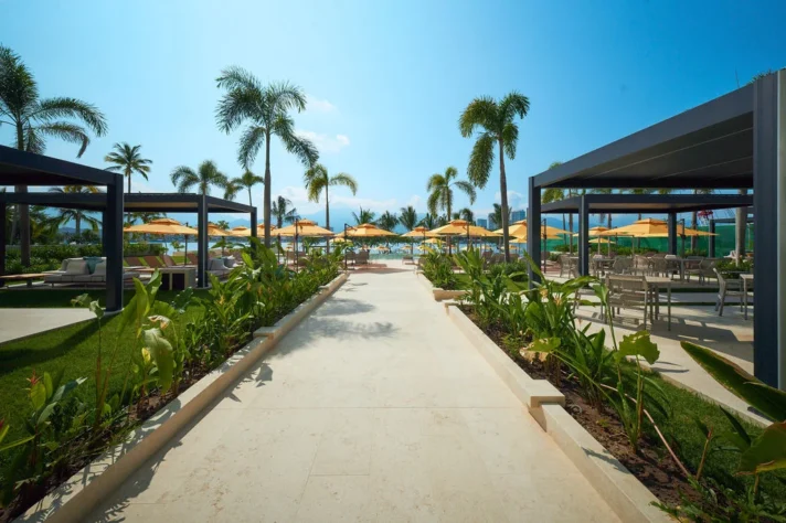 Gallery_pool_1, Marina Towers, Puerto Vallarta, Jalisco, México