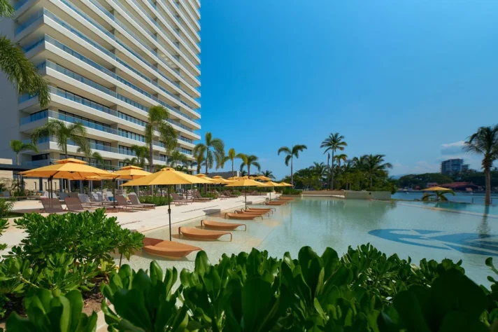 Gallery_pool_19, Marina Towers, Puerto Vallarta, Jalisco, México